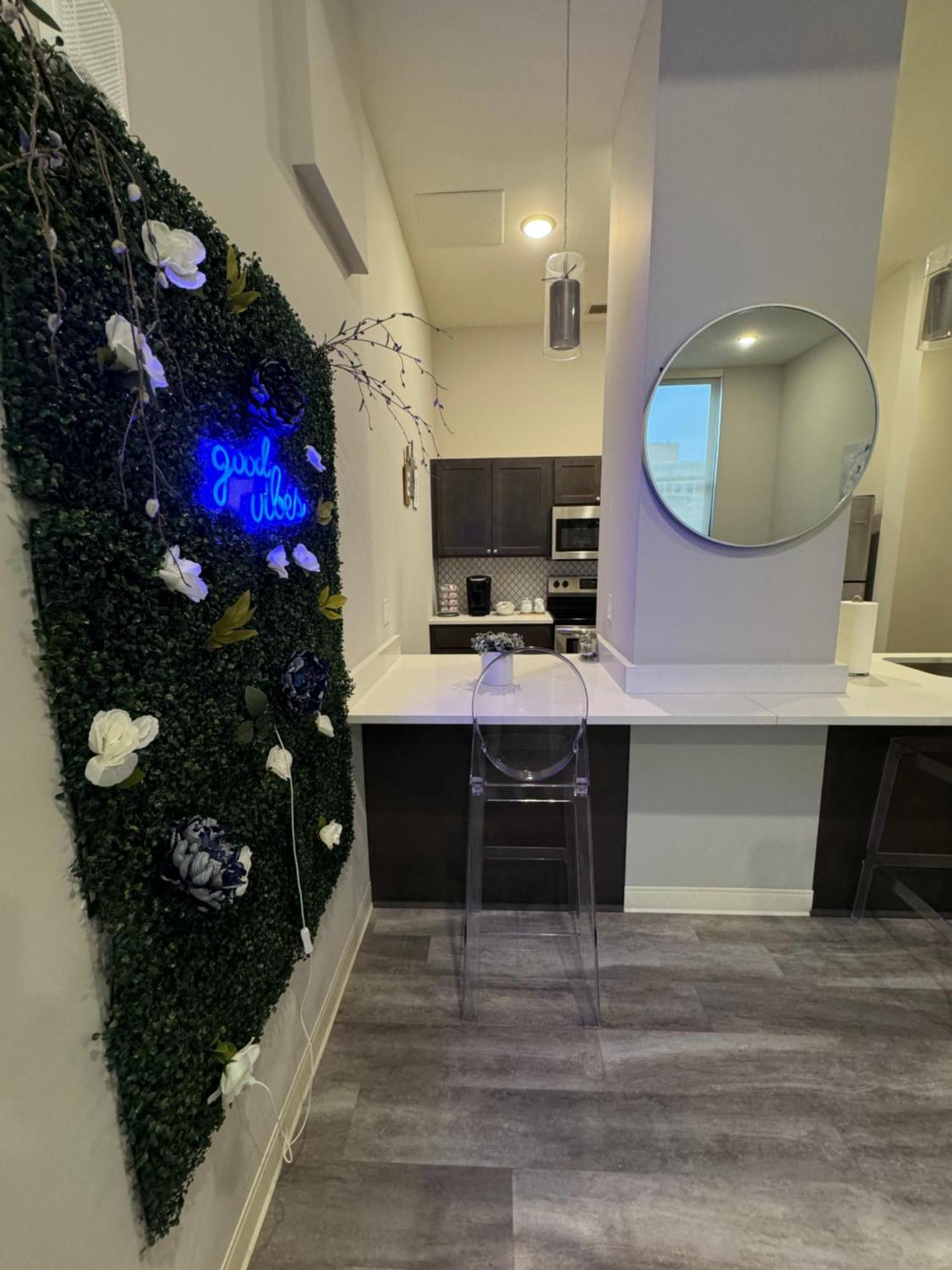 Beautiful Condo/Rooftop Patio With Free Parking 클리블랜드 외부 사진
